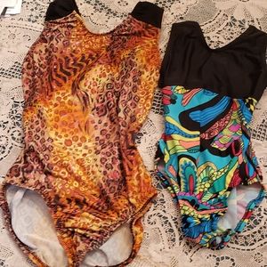 2 kids are  Leotards